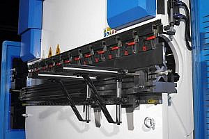 Фото 38 - MetalTec HBM 100/3200C Листогибочные гидравлические прессы с ЧПУ контроллером TP10S.