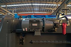 Фото 46 - MetalTec HBС 170/3200 4+1 ЧПУ МТ-15  Листогибочный пресс с ЧПУ.