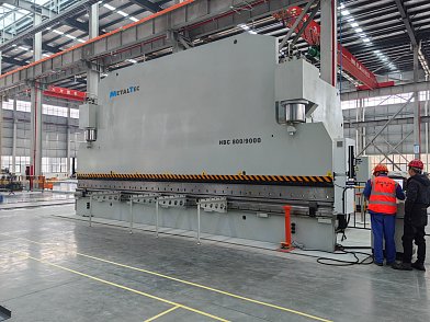 Фото 74 - MetalTec HBC 1200/6000 листогибочные гидравлические прессы с ЧПУ большого тоннажа.