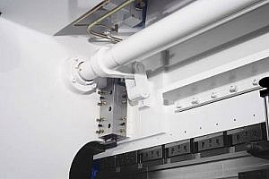 Фото 31 - MetalTec HBM 100/3200C Листогибочные гидравлические прессы с ЧПУ контроллером TP10S.