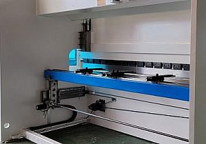 Фото 26 - MetalTec HBM 100/3200C Листогибочные гидравлические прессы с ЧПУ контроллером TP10S.