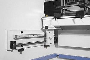Фото 30 - MetalTec HBM 100/3200C Листогибочные гидравлические прессы с ЧПУ контроллером TP10S.