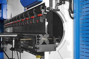 Фото 37 - MetalTec HBM 100/3200C Листогибочные гидравлические прессы с ЧПУ контроллером TP10S.