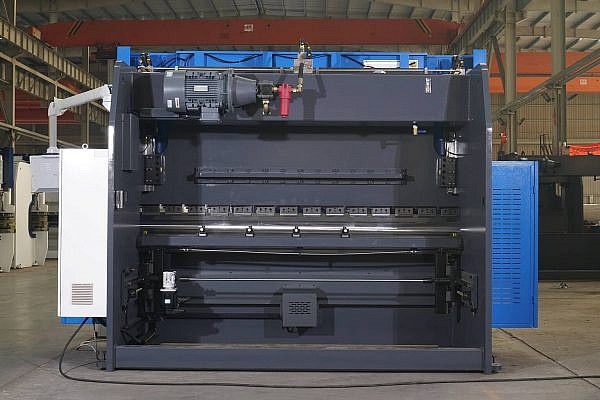 Фото 40 - MetalTec HBС 70/2500 4+1 ЧПУ МТ-15  Листогибочный пресс с ЧПУ.